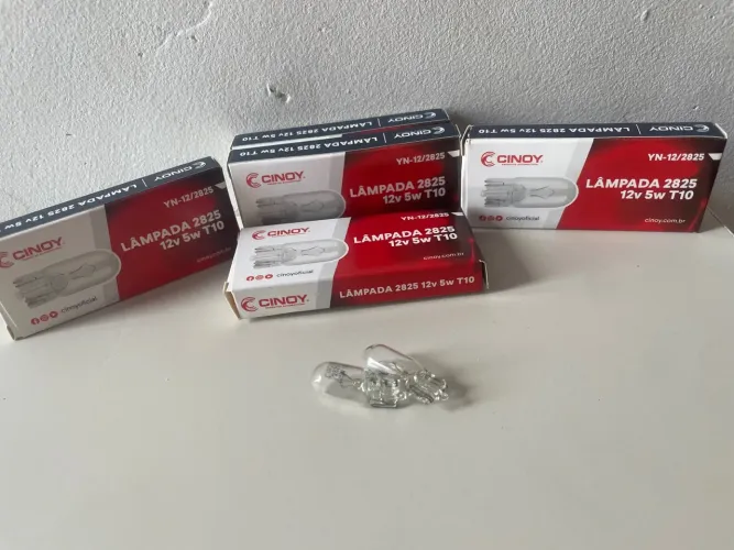Lâmpada pingo t10 placa e interior de automóvel