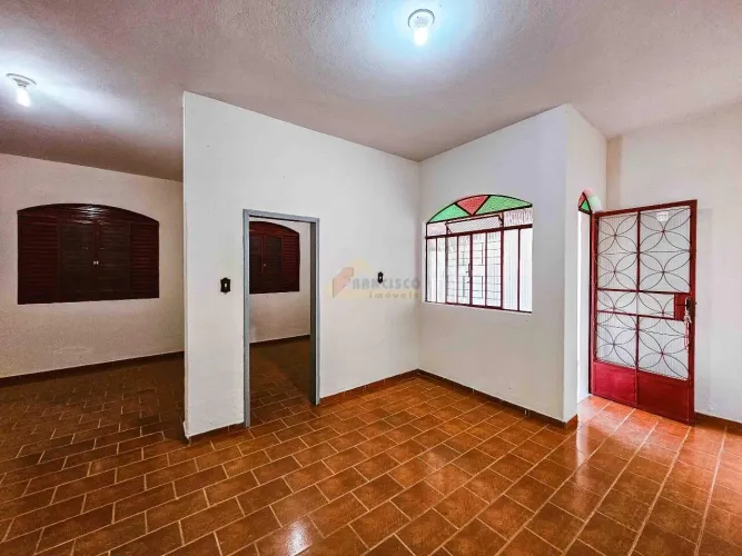 Casa para aluguel, 2 quartos, 1 vaga, Afonso Pena - Divinópolis/MG