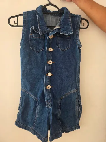 Macaquinho infantil jeans
