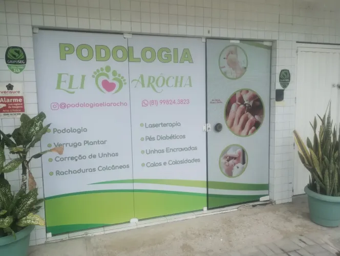 Fachadas e letreiros em ACM, acrílico, PVC expandido