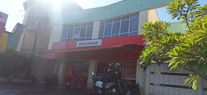 Aluga-se por R$ 2.100,00 / imóvel comercial em avenida movimentada Winston Churchill