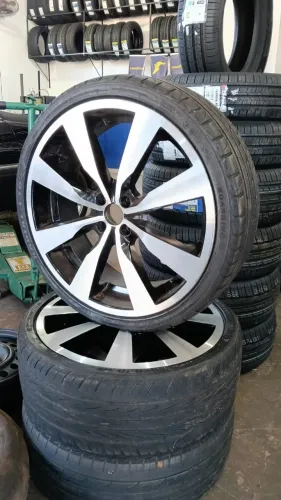 Rodas Aro 20 | R20 | Com pneus 225/35 - Excelente estado