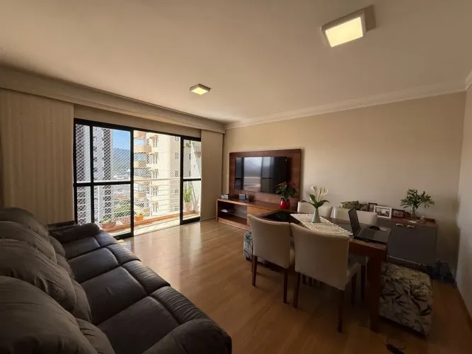 Apartamento à venda - 3 quartos - Centro