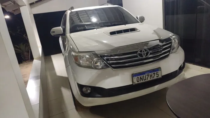 Toyota Hilux SW4 SRV D4-d 4X4 3.0 TDI Dies. AUT 2015