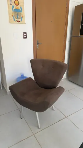 Poltrona confortável em bom estado 