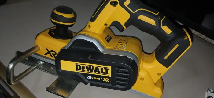 Dewalt bateria plaina 