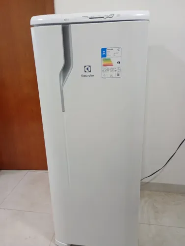 Geladeira Electrolux RE31 