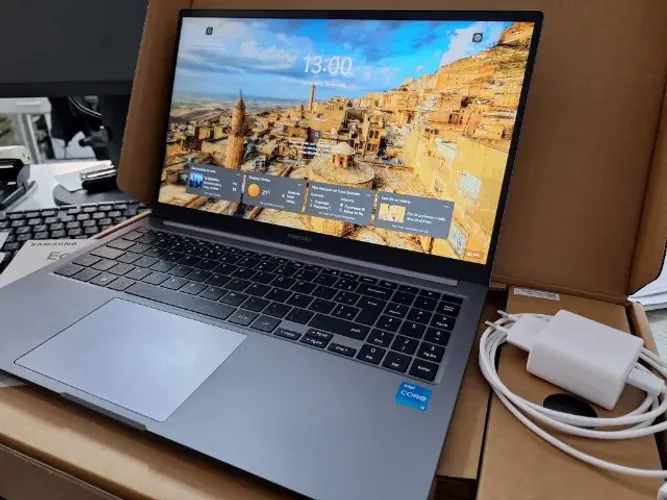 Notebook Samsung Galaxy Book4 Windows 11 Home Intel Core I3 8gb 256gb 15.6'' FullHd