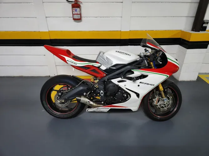 Daytona 675r abs