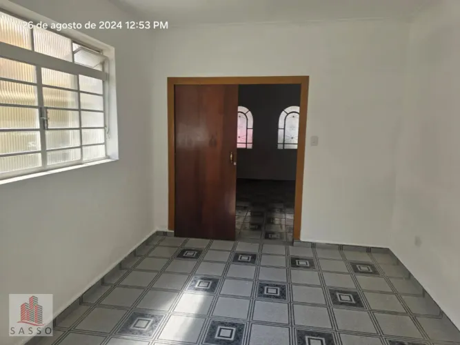 Alugo casa térrea com 2 quartos na Mooca.