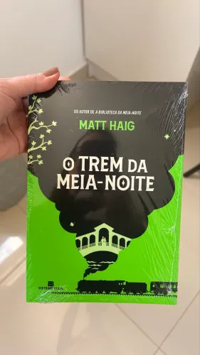 Livro novo e lacrado.