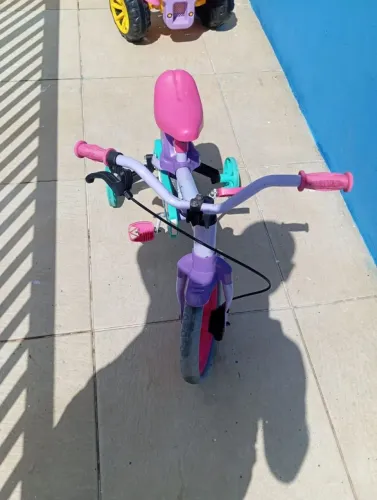 Bicicleta infantil menina 