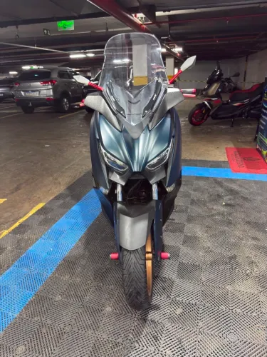 Vendo xmax 2022/2023 impecável