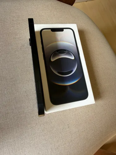 Apple IPhone 16E zerado