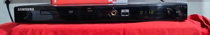 DVD Player Samsung DVD-P191K - Bivolt com USB e Karaokê + Microfone