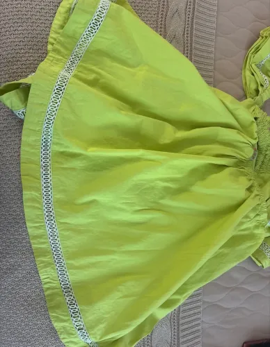 Vestido da marca Always Changing verde limão