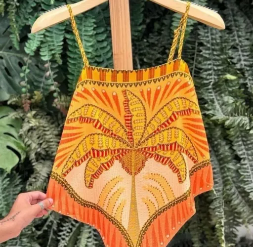 Blusa lenço farm com fios de lurex