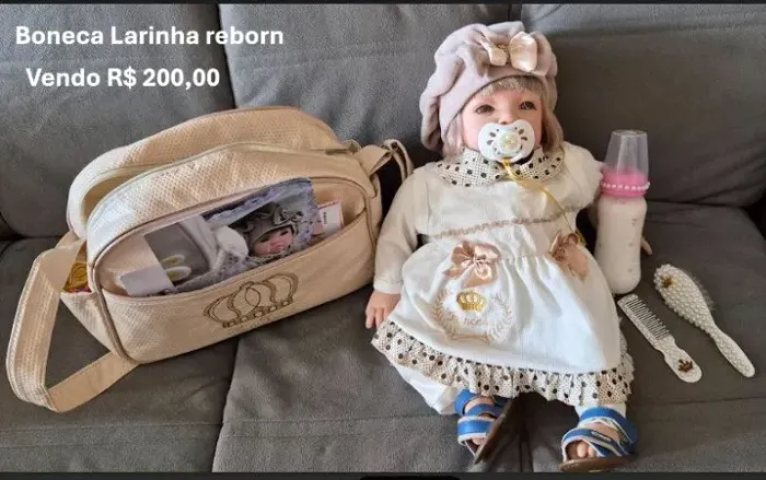Bonecas e brinquedos