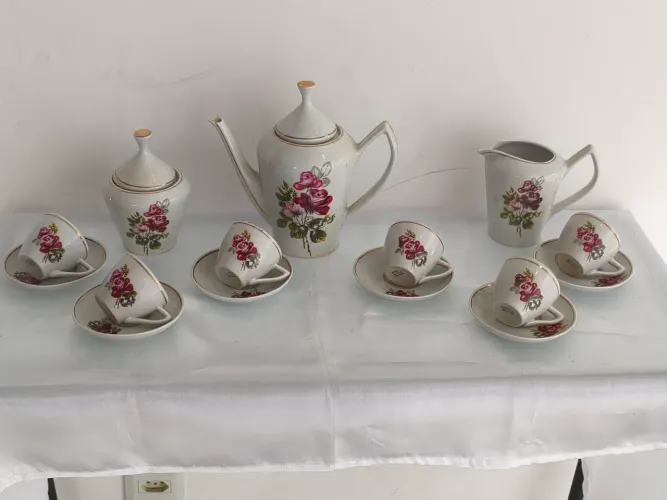Jogo de café Pozzani.