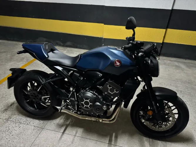 CB 1000R 2024 black edition com apenas 5600