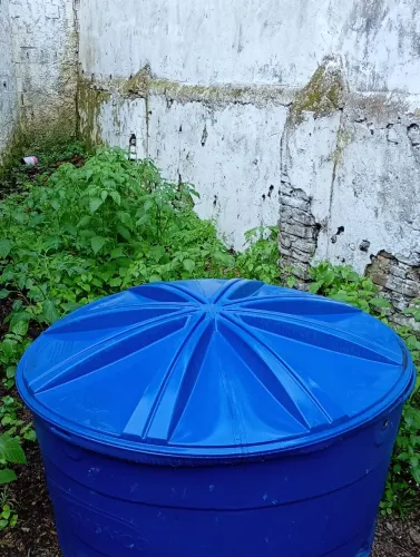 Caixa d'água 1000lts usada 
