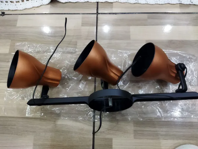 Trilho direcionado 3 lâmpadas cobre