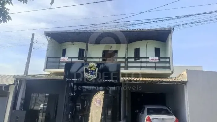 CASA PARA MORADIA OU COMÉRCIO COM 3 DORMITÓRIOS E SALA AMPLA