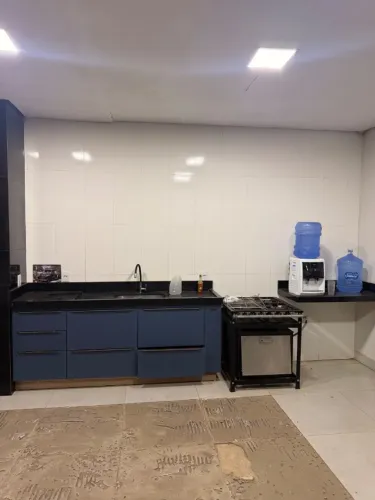 Cozinha Planejada Área Gourmet / Churrasqueira Azul Marinho - 3 Anos (Sem Danos de Água)