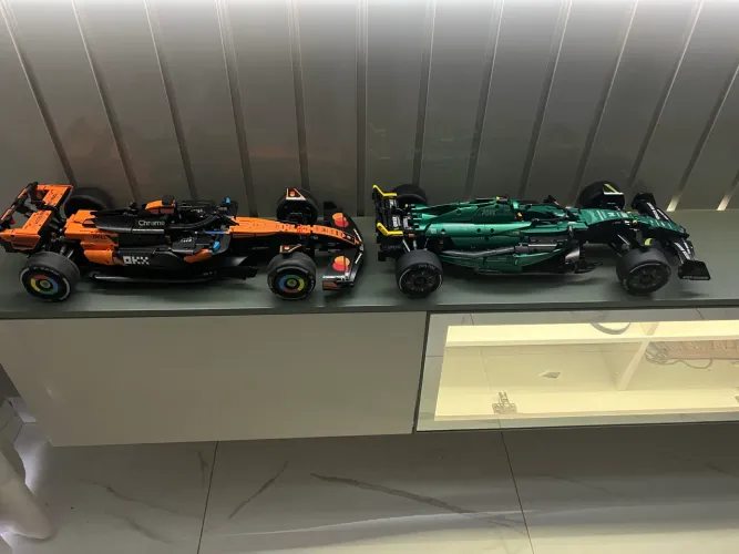 Vendo carro de lego formula 1 tamanho 65cm