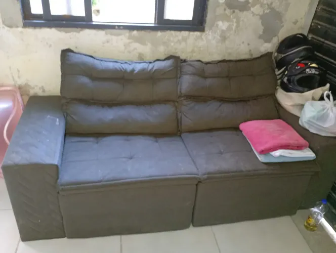 Vende-se sofá retrátil 3 lugares