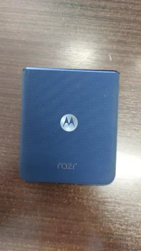 Motorola Razr 50 5G 256GB / 12GB RAM - Para Retirada de Peças ou Conserto (Com Nota Fiscal