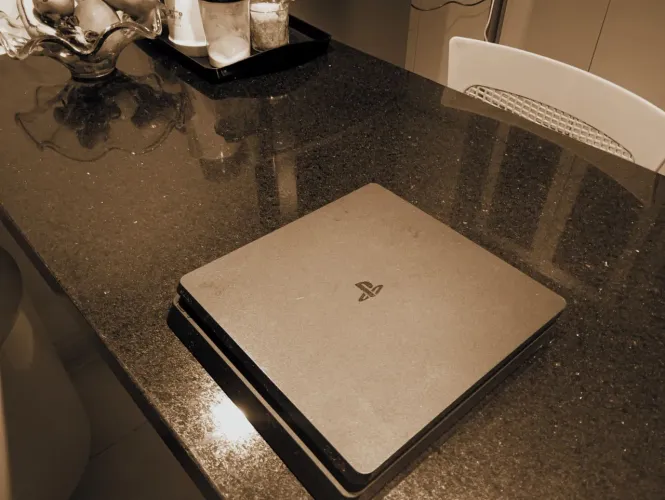 Playstation 4 Slim