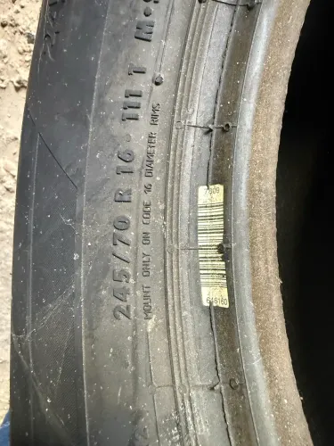 Pneu R16 245/70 CONTINENTAL