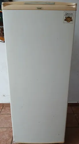 Vendo geladeira Consul 300 litros 