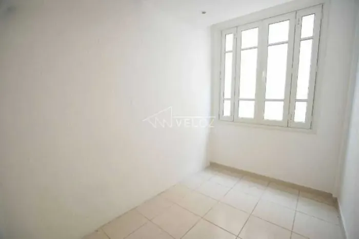 Sala - / Comercial / Catete