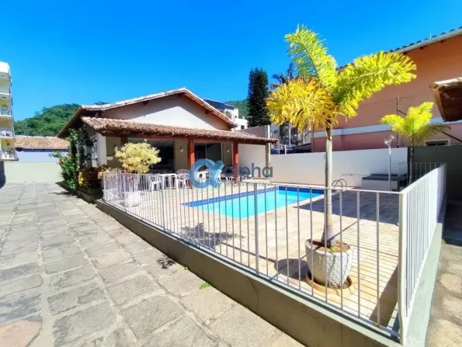 Linda Cobertura Duplex com Vista no Prado - Correas - Petrópolis/RJ