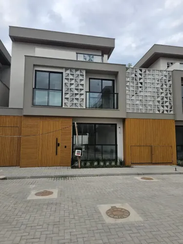 Casa à venda no condomínio Collection Home Design com lazer privativo completo única unida