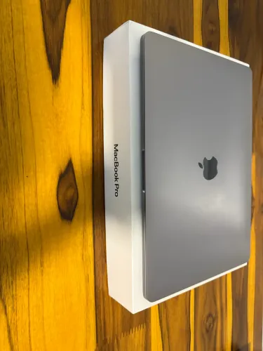 MacBook Pro 13 pol (late 2019) i5 8gb ram 128gb touchbar