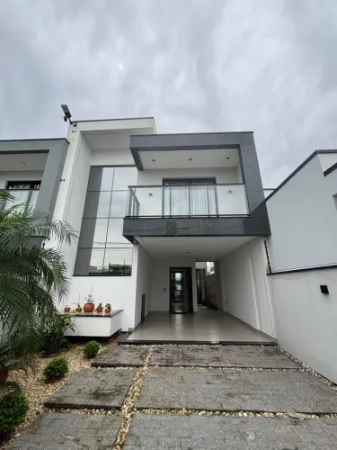 Casa finamente mobiliada pronta pra morar