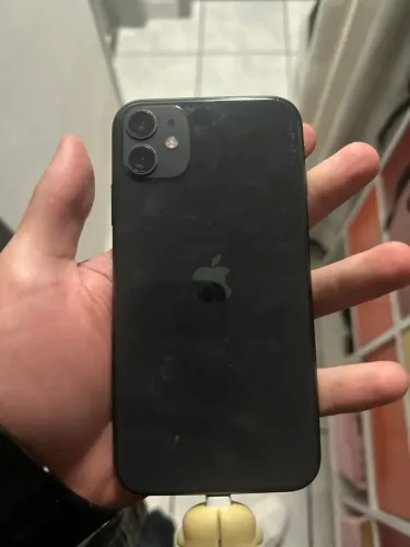 iPhone 11 semi novo 