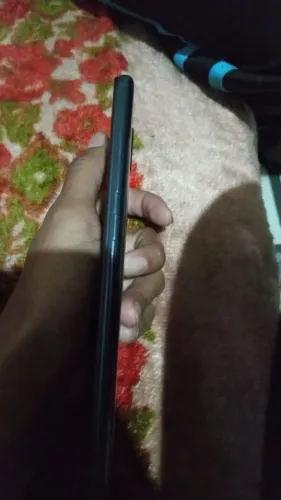 Vendo redimi note 9 em boas condições pra ir logo 290 aceito oferta