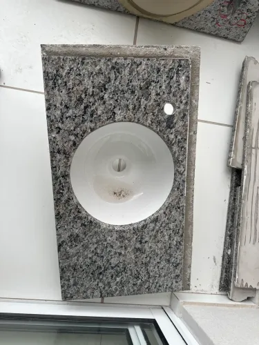 Pedra com cuba para banheiro