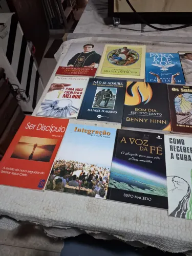 Livros religiosos  19 unidades