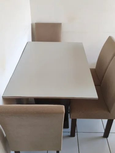 Mesa Tampo MDF com 4 cadeiras