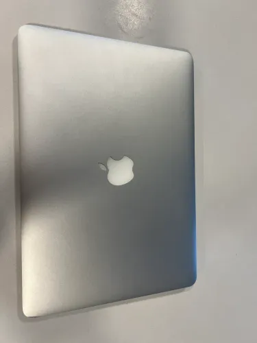 MacBook Air - Apple