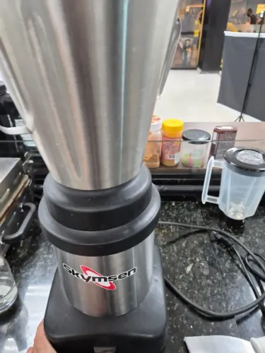Liquidificador industrial Skymsen SL4 com 6 meses uso