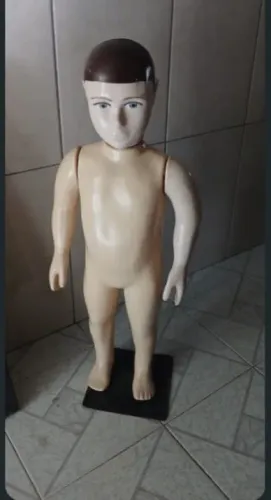 Manequim infantil
