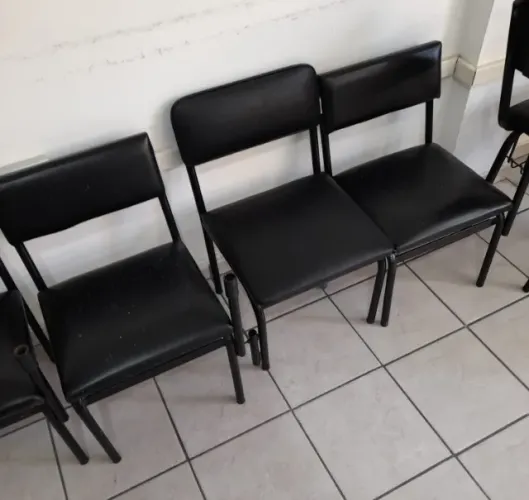 vendo cadeiras baixa para trabalhos de manicure e pedicure