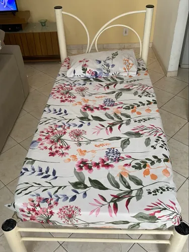 Base de cama solteiro em ferro 