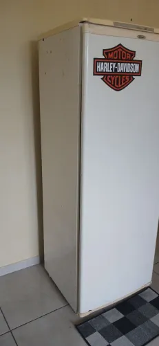 Geladeira em Piuma 